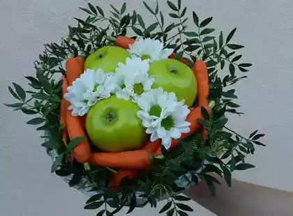 Букет «Морковно-яблочный букет»