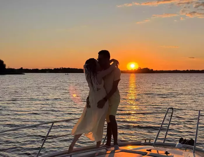 Побачення на Яхті