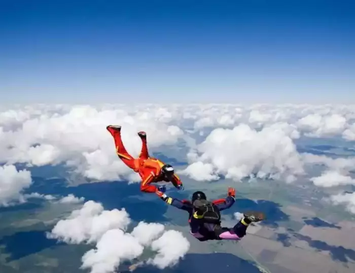 Совместный прыжок с парашютом