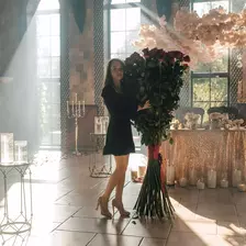 roses the size of her
